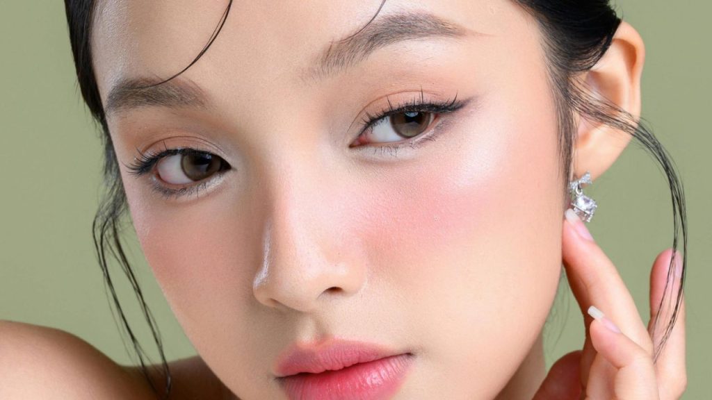 Top 3 Korean Highlighters for Natural Glow